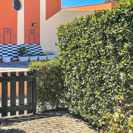 Будинок відпочинку Amazing In With Wifi